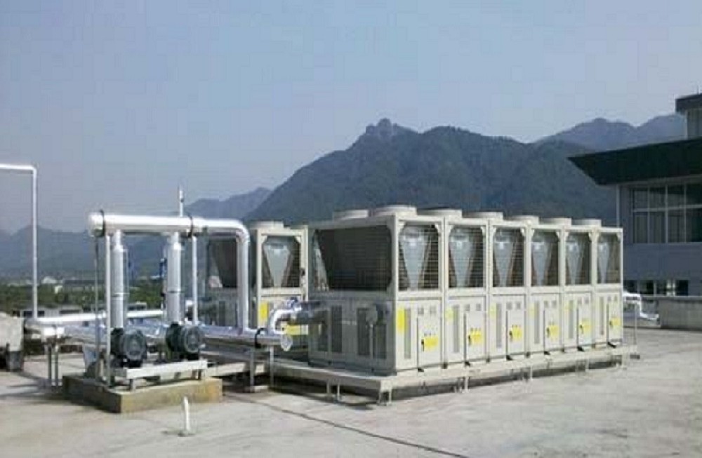 办公室装修墙面材料：创新与传统的结合